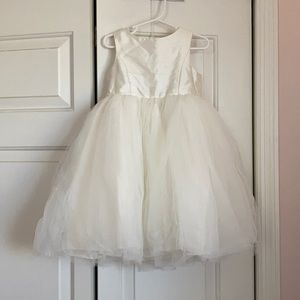 David’s bridal flower girl dress ivory siz…